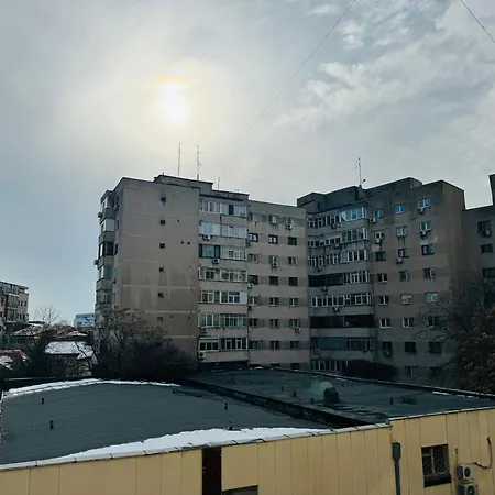 Appartamento Red Flat 2br With Luxurious King Bed & Hot Tub Bucarest
