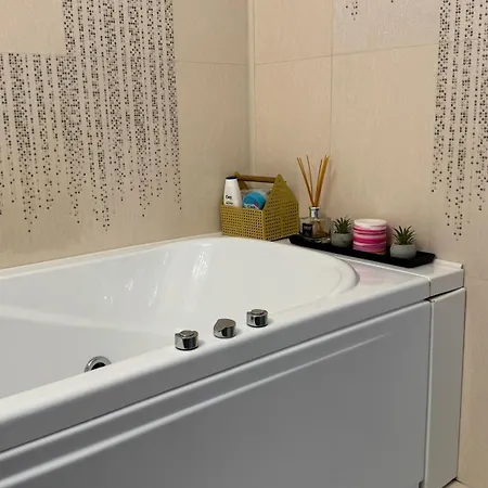 Appartamento Red Flat 2br With Luxurious King Bed & Hot Tub *