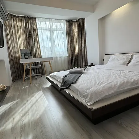Red Flat 2br With Luxurious King Bed & Hot Tub Appartamento *